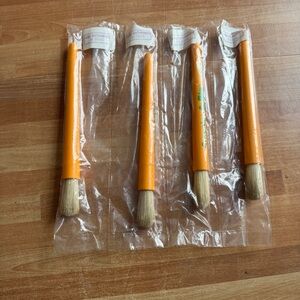 Crayola paint brush bundle,new in package , 4 brushes